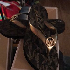Mk sandals